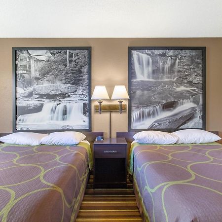 Super 8 By Wyndham Weston Wv Hotel Exterior foto